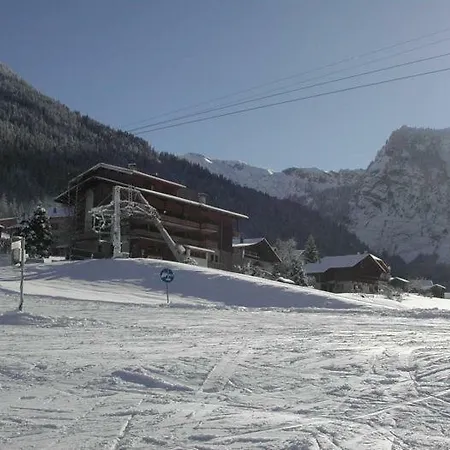 Le Petit Tetras * Sixt