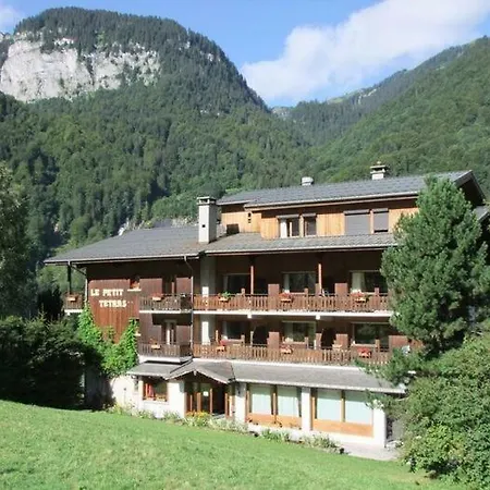 Le Petit Tetras * Sixt